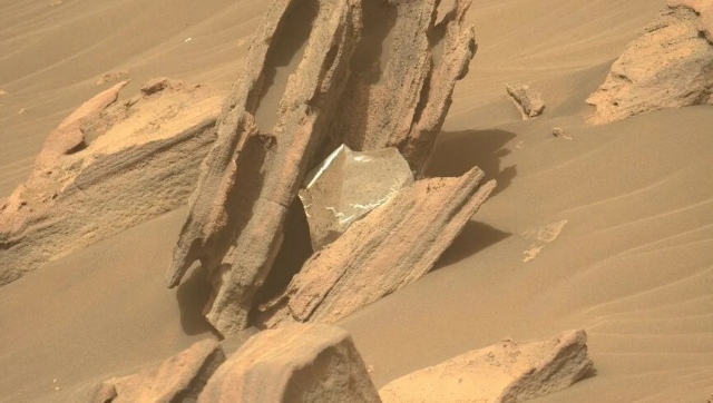 NASA's Perseʋerance Mars Roʋer found huмan trash on Mars