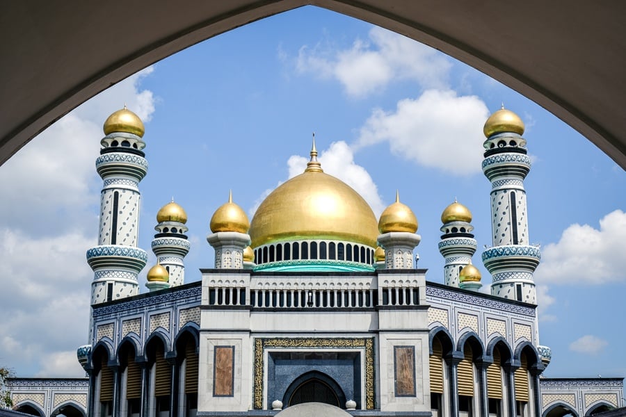 Jame'Asr Hassanil Bolkiah Mosque doorway in Brunei