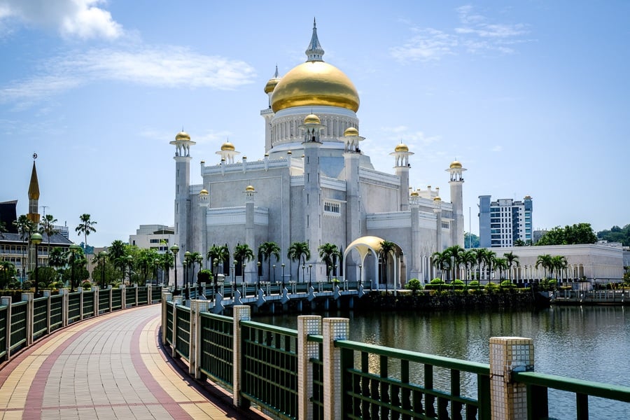 Bridge at the Sultan Omar Ali Saifuddien Mosque in Brunei