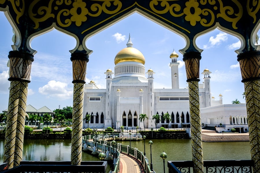 Doorway and bridge at the Sultan Omar Ali Saifuddien Mosque in Brunei