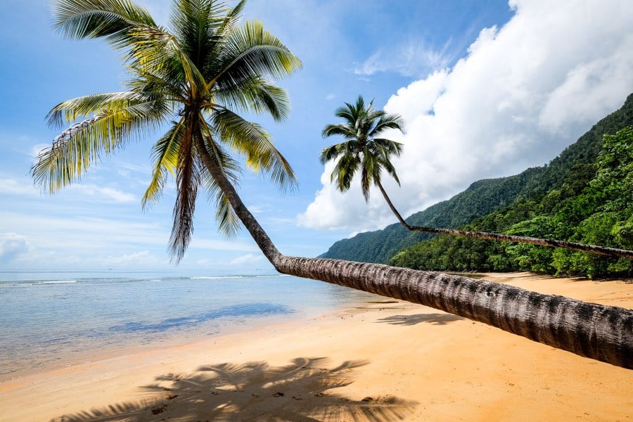 Indonesia Pictures Photos Images Pantai Pasir Merah Red Sand Beach in Labengki