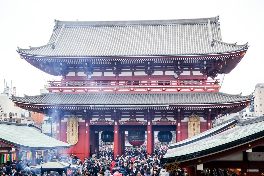 Giant gate at Sensoji Temple in Asakusa, Tokyo, Japan