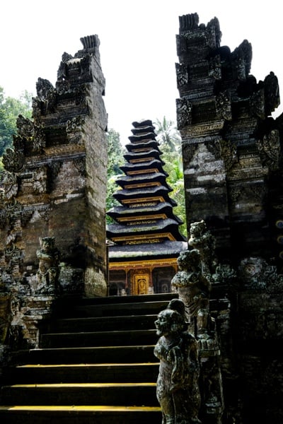 Balinese split gate