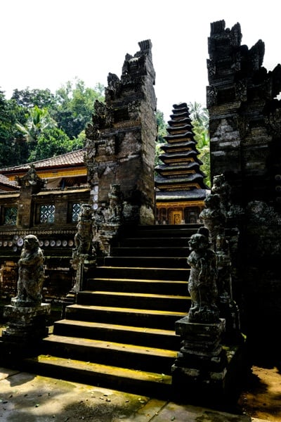 Balinese split gate