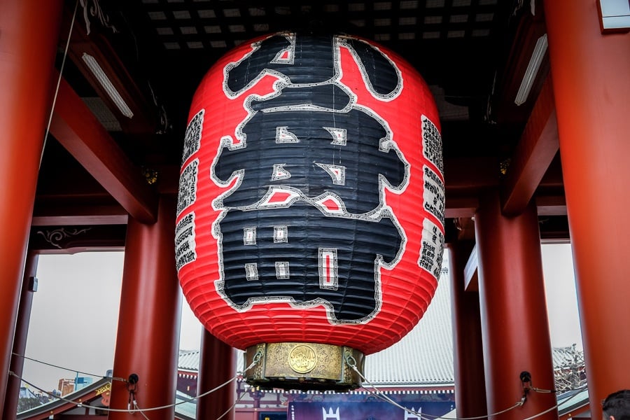 Giant paper lantern at Sensoji Temple in Asakusa, Tokyo, Japan