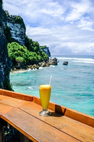 Suluban cliff restaurant and drink in Bali