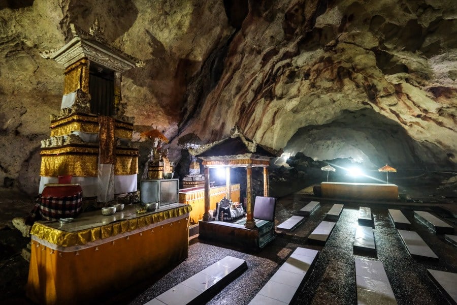 Pura Goa Giri Putri Temple Cave In Nusa Penida Bali