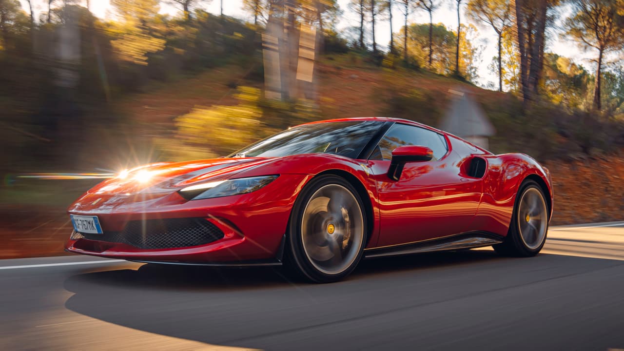 Flat out in the astonishing new Ferrari 296 GTB | Top Gear